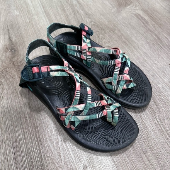 Chaco Women’s Ecotread Dual Strap Sandals 7 Green Pink Outdoor Hiking Summer - Picture 1 of 6